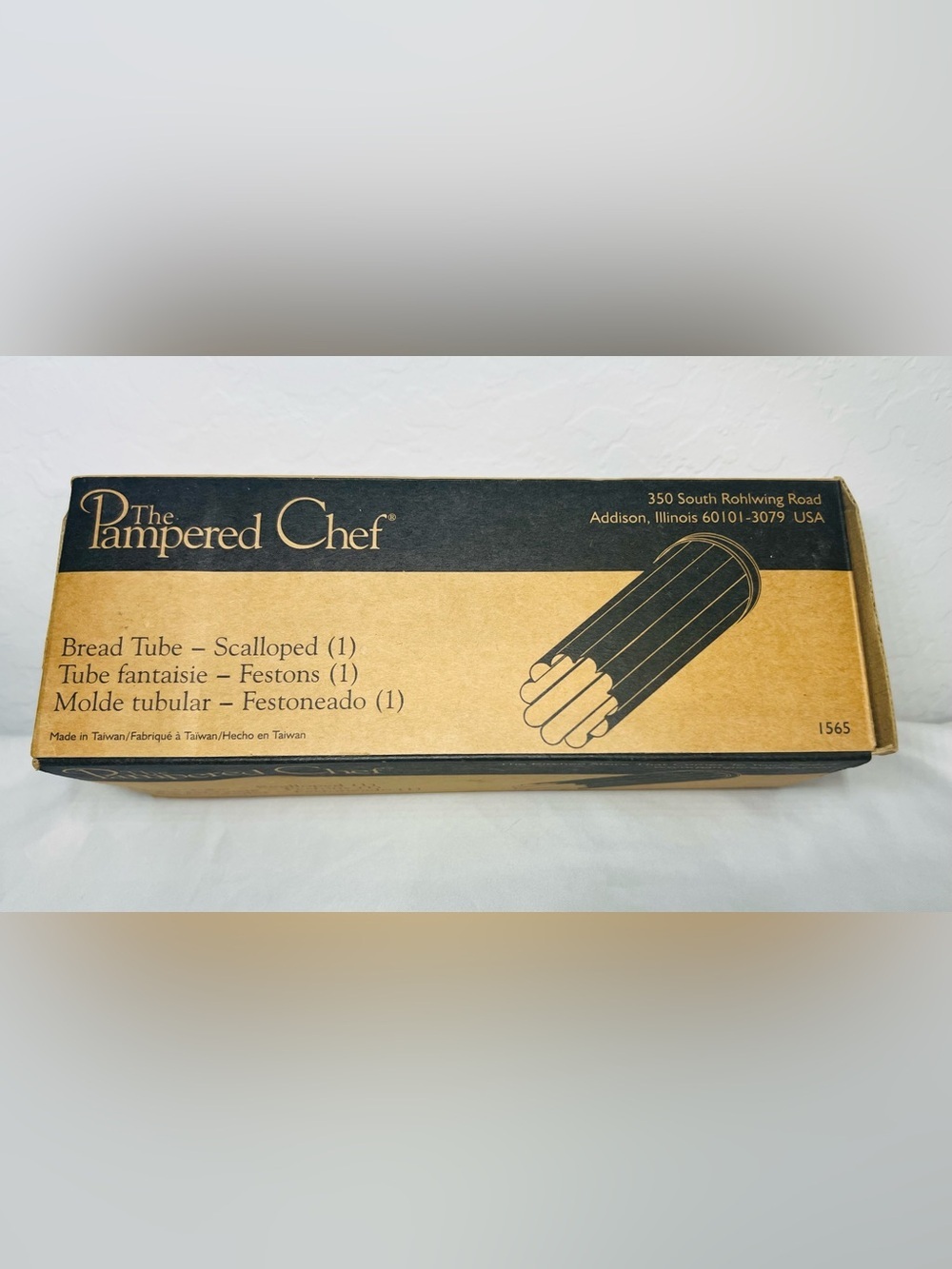 Vintage Pampered Chef Scalloped Bread Tube #1565 New Open Box w/ Recipe Cards